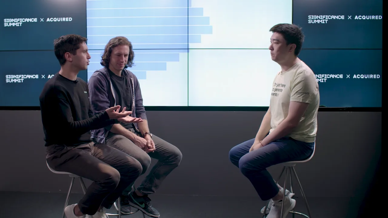 在Significance Summit的舞台上与Acquired的Ben Gilbert、David Rosenthal对谈